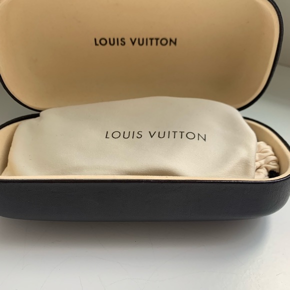 Authentic Louis Vuitton two tone gray sunglasses. - Picture 7 of 8